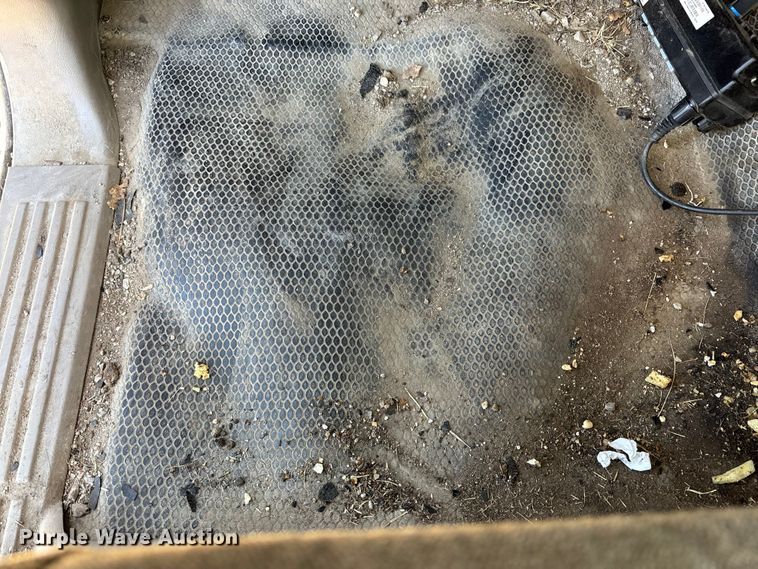 image for item OE9344 2003 Chevrolet Silverado 2500HD utility bed pickup truck