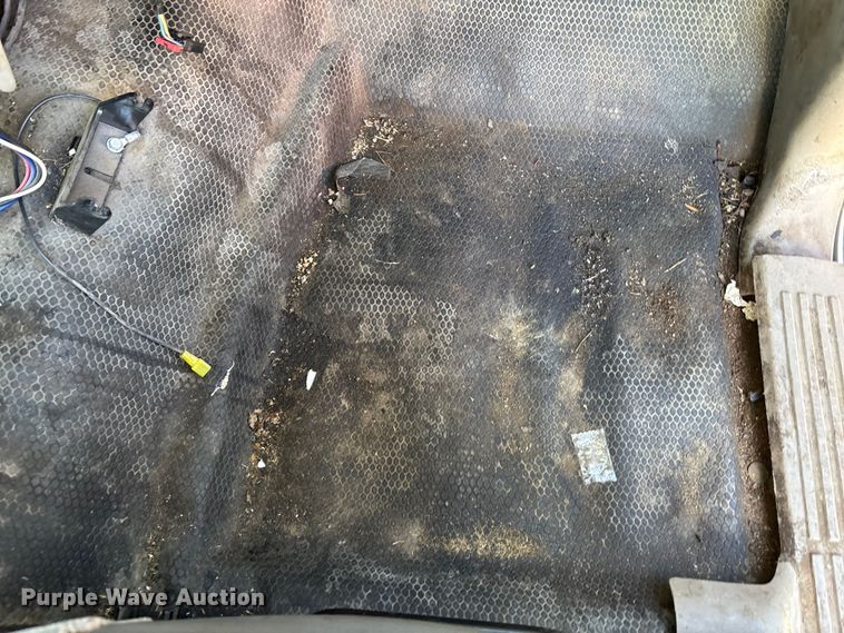 image for item OE9344 2003 Chevrolet Silverado 2500HD utility bed pickup truck