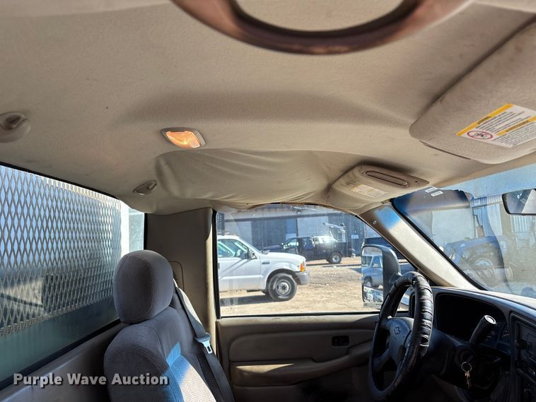 image for item OE9344 2003 Chevrolet Silverado 2500HD utility bed pickup truck