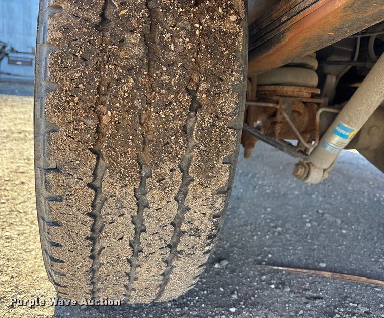 image for item OE9344 2003 Chevrolet Silverado 2500HD utility bed pickup truck