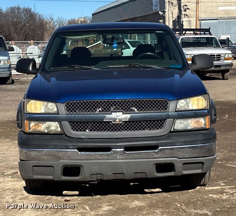 image for item OE9346 2004 Chevrolet Silverado 1500 Ext. Cab pickup truck