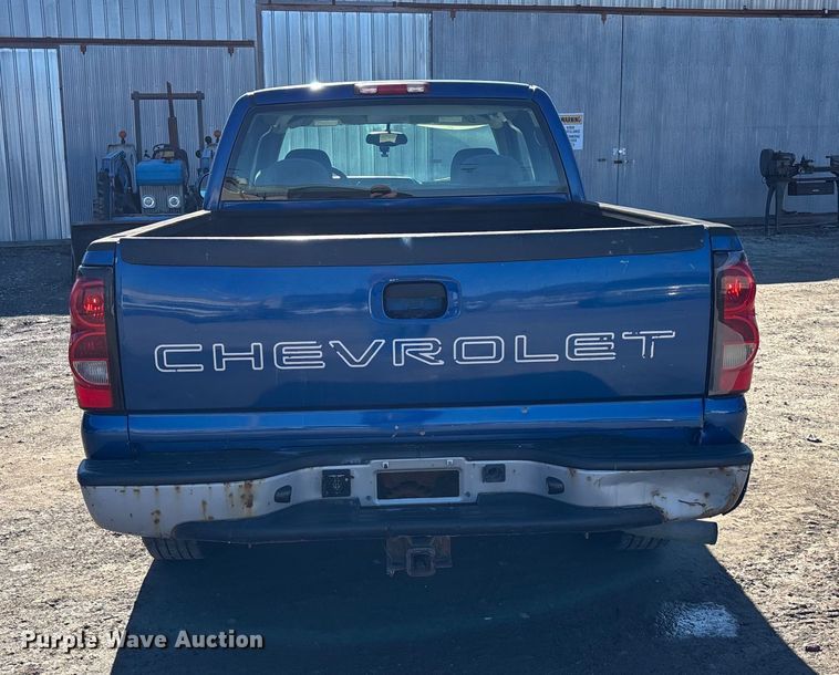 image for item OE9346 2004 Chevrolet Silverado 1500 Ext. Cab pickup truck