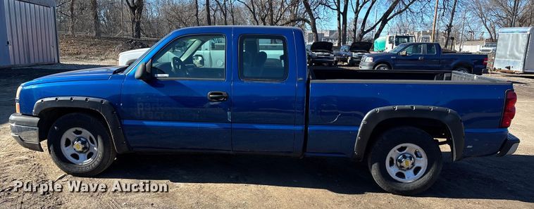 image for item OE9346 2004 Chevrolet Silverado 1500 Ext. Cab pickup truck