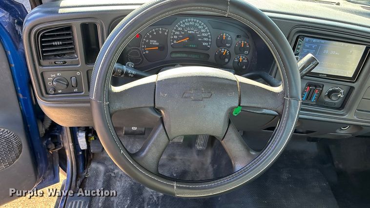 image for item OE9346 2004 Chevrolet Silverado 1500 Ext. Cab pickup truck