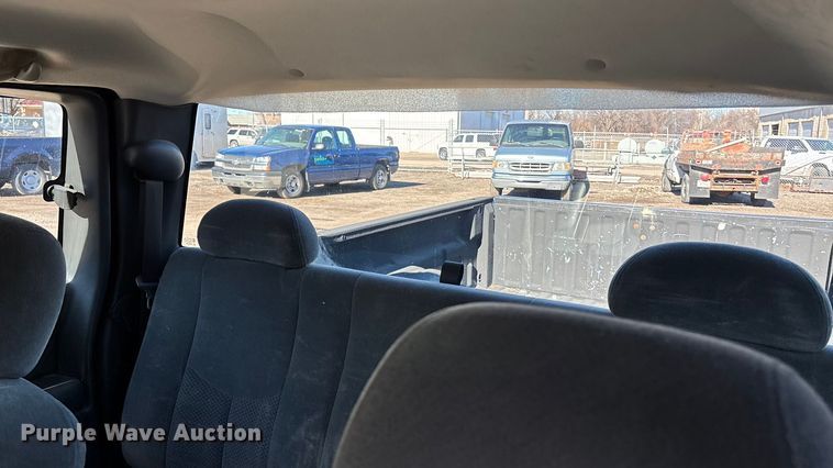 image for item OE9346 2004 Chevrolet Silverado 1500 Ext. Cab pickup truck