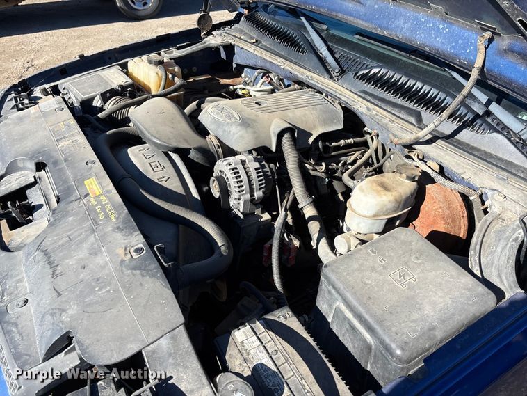 image for item OE9346 2004 Chevrolet Silverado 1500 Ext. Cab pickup truck