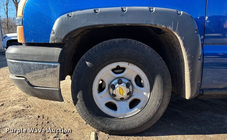 image for item OE9346 2004 Chevrolet Silverado 1500 Ext. Cab pickup truck