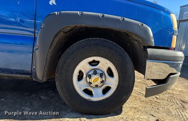 image for item OE9346 2004 Chevrolet Silverado 1500 Ext. Cab pickup truck