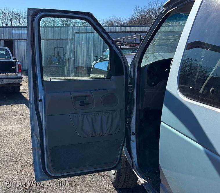 image for item OE9348 1999 Ford E350 van
