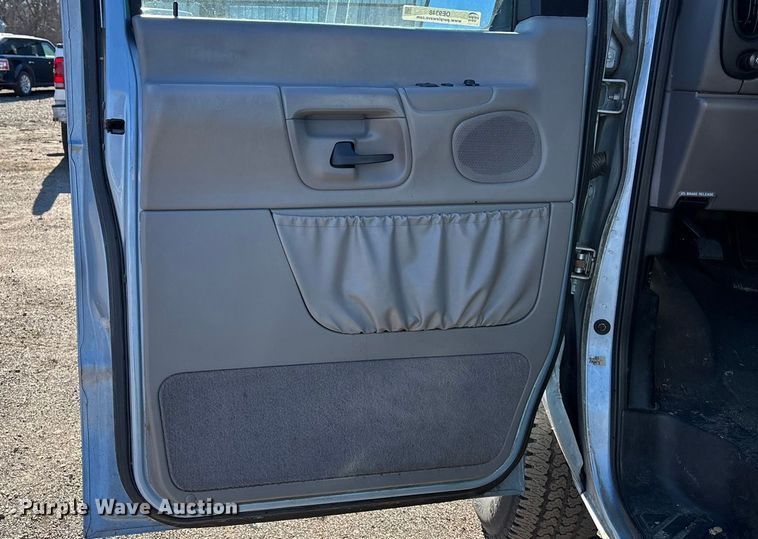 image for item OE9348 1999 Ford E350 van