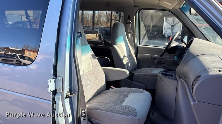 image for item OE9348 1999 Ford E350 van