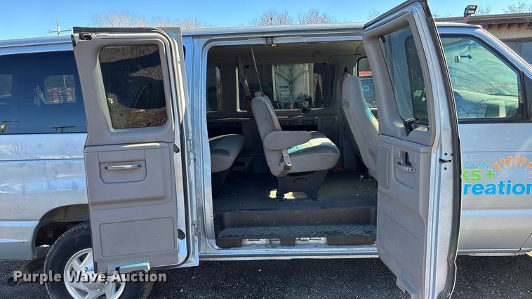 image for item OE9348 1999 Ford E350 van