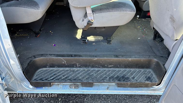 image for item OE9348 1999 Ford E350 van