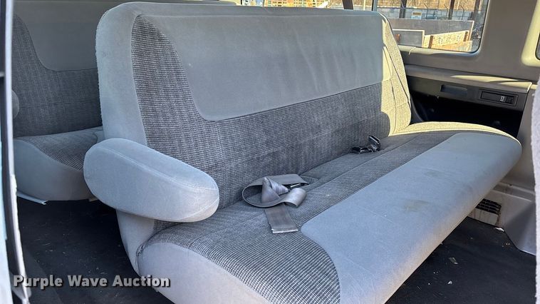 image for item OE9348 1999 Ford E350 van