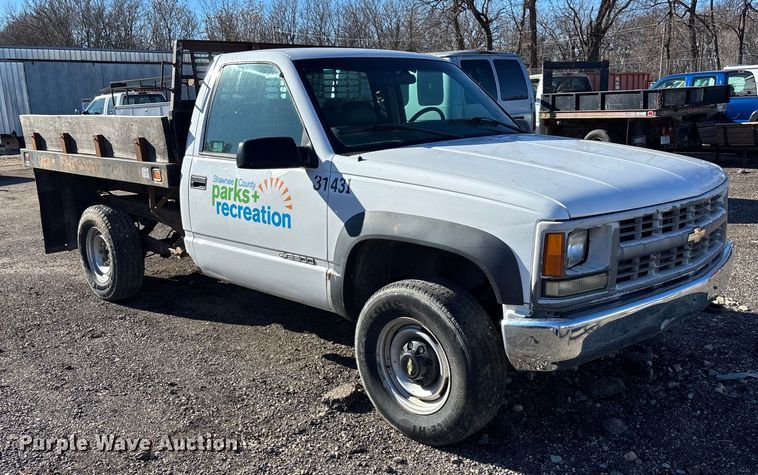 image for item OE9349 2000 Chevrolet K2500 dump bed pickup truck