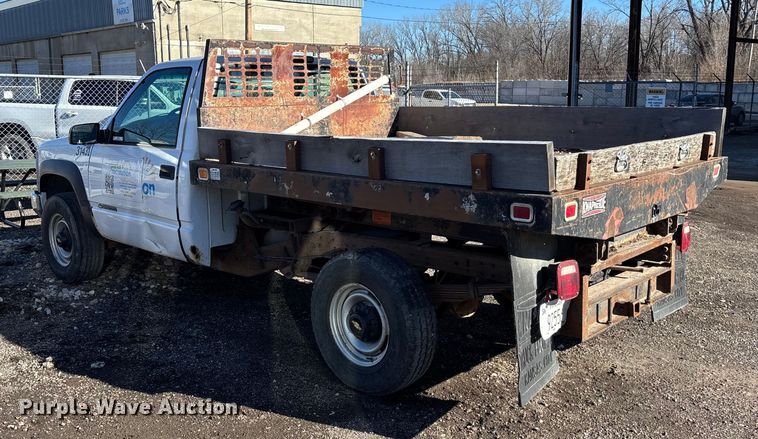 image for item OE9349 2000 Chevrolet K2500 dump bed pickup truck