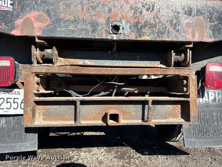 image for item OE9349 2000 Chevrolet K2500 dump bed pickup truck