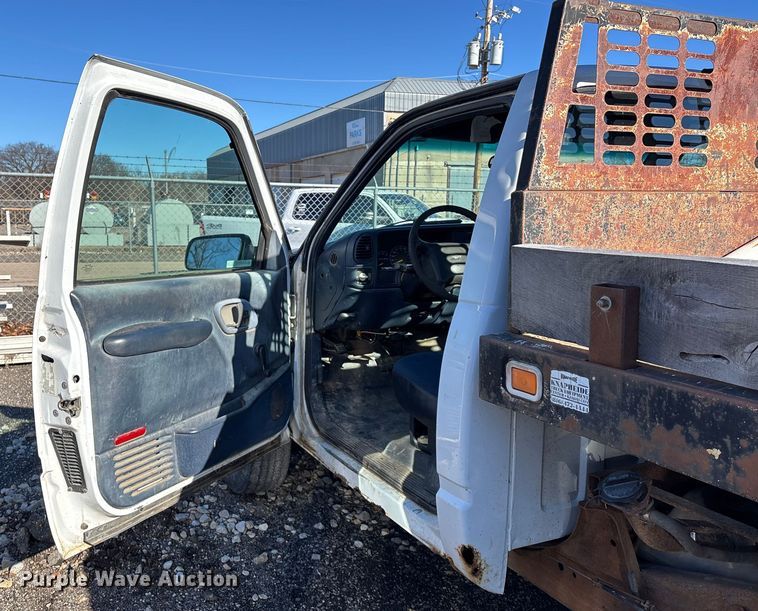 image for item OE9349 2000 Chevrolet K2500 dump bed pickup truck