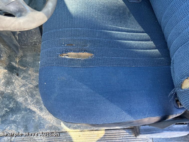 image for item OE9349 2000 Chevrolet K2500 dump bed pickup truck