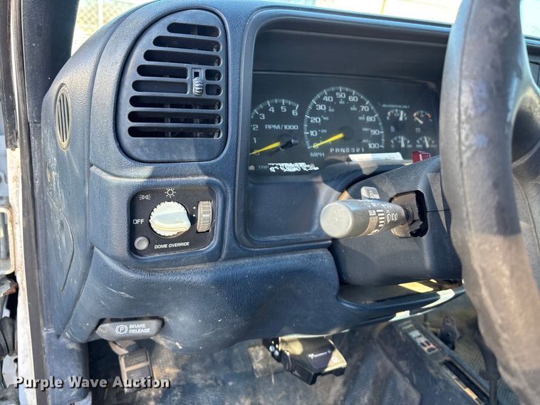 image for item OE9349 2000 Chevrolet K2500 dump bed pickup truck