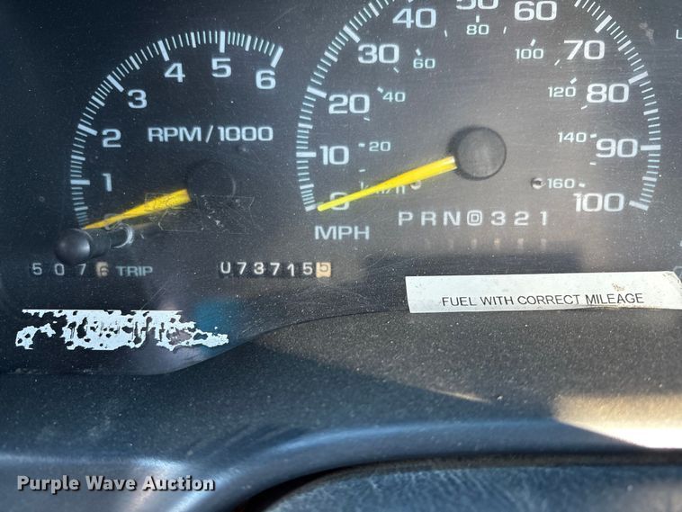 image for item OE9349 2000 Chevrolet K2500 dump bed pickup truck