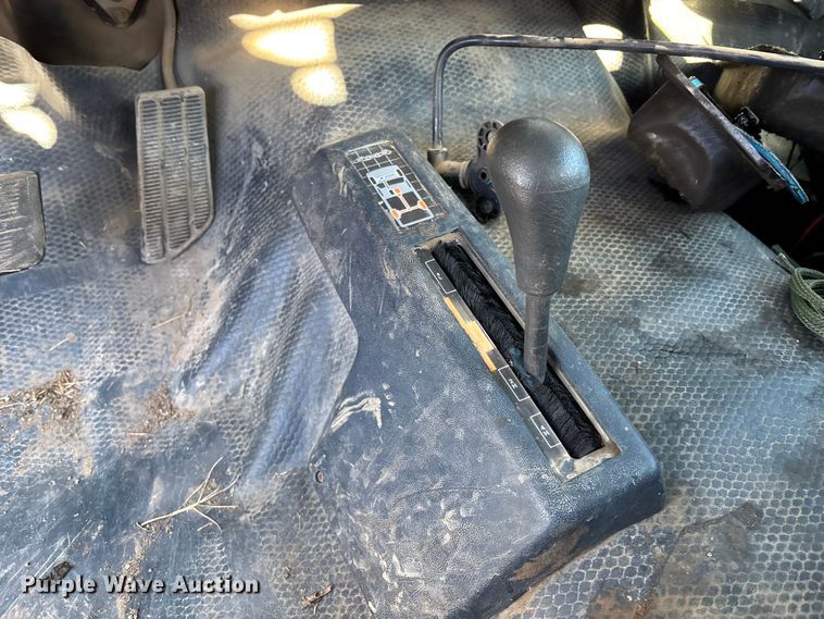 image for item OE9349 2000 Chevrolet K2500 dump bed pickup truck