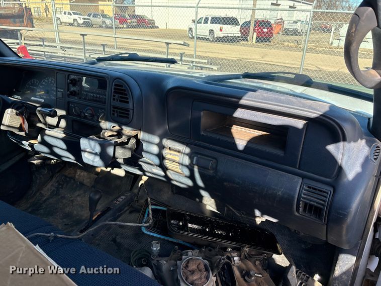 image for item OE9349 2000 Chevrolet K2500 dump bed pickup truck