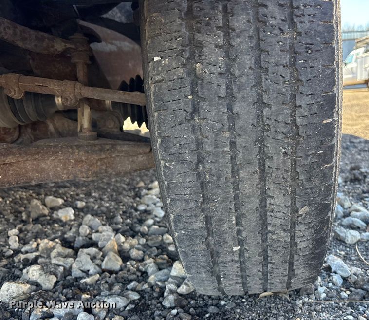 image for item OE9349 2000 Chevrolet K2500 dump bed pickup truck