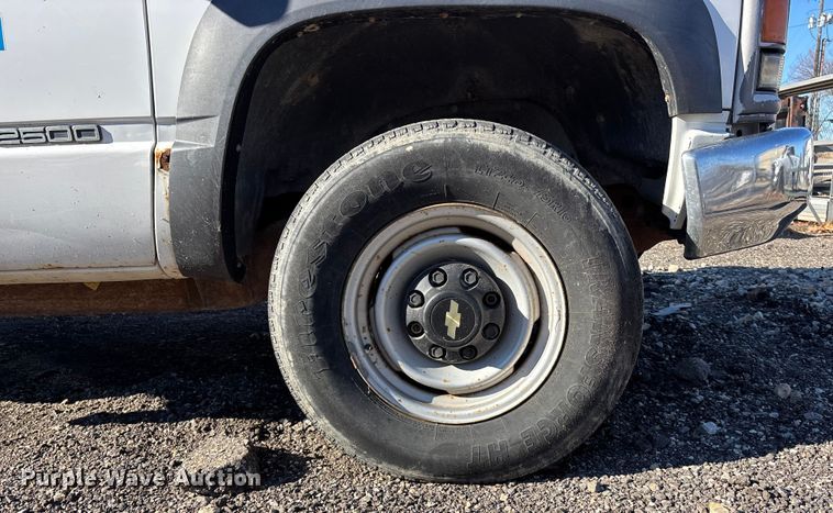 image for item OE9349 2000 Chevrolet K2500 dump bed pickup truck