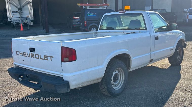 image for item OE9350 1998 Chevrolet S10 pickup truck