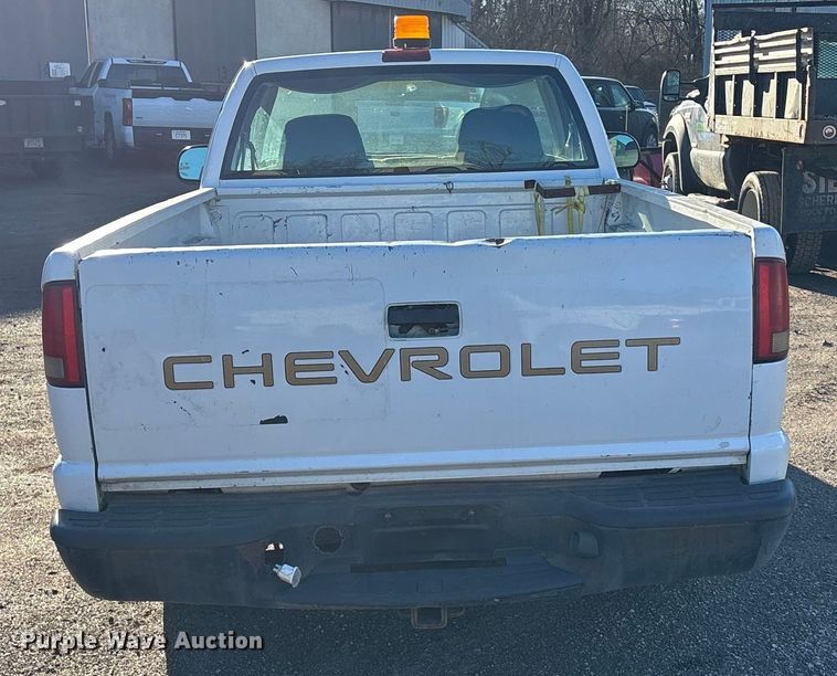 image for item OE9350 1998 Chevrolet S10 pickup truck