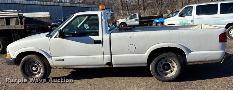 image for item OE9350 1998 Chevrolet S10 pickup truck