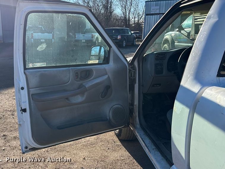 image for item OE9350 1998 Chevrolet S10 pickup truck