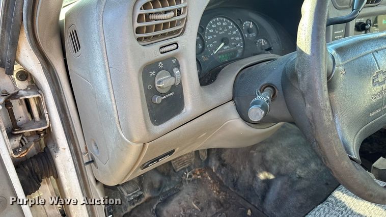 image for item OE9350 1998 Chevrolet S10 pickup truck