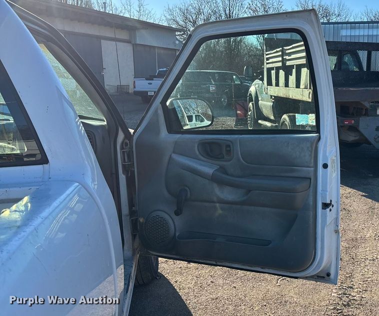 image for item OE9350 1998 Chevrolet S10 pickup truck