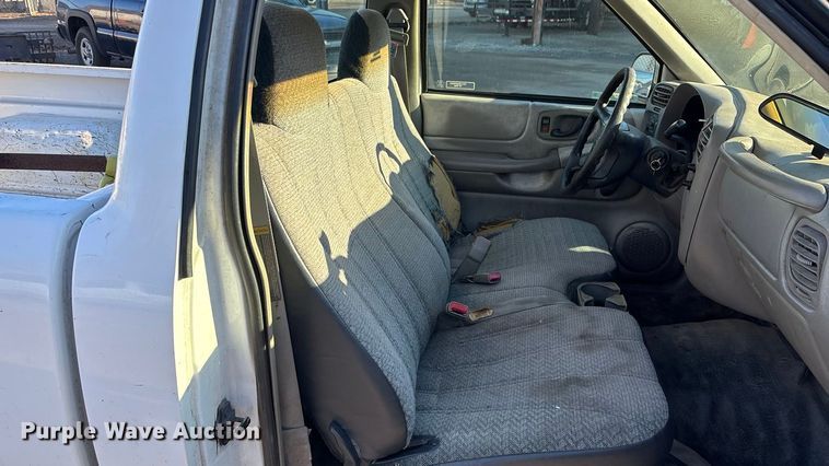 image for item OE9350 1998 Chevrolet S10 pickup truck