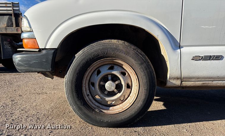 image for item OE9350 1998 Chevrolet S10 pickup truck