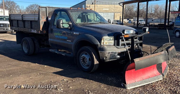 image for item OE9352 2006 Ford F450 dump truck