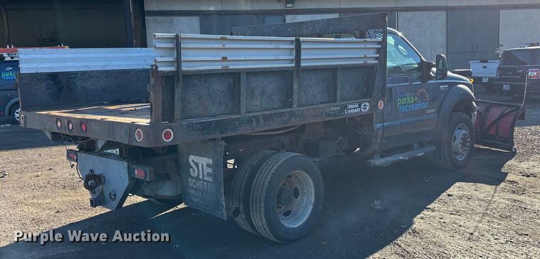 image for item OE9352 2006 Ford F450 dump truck