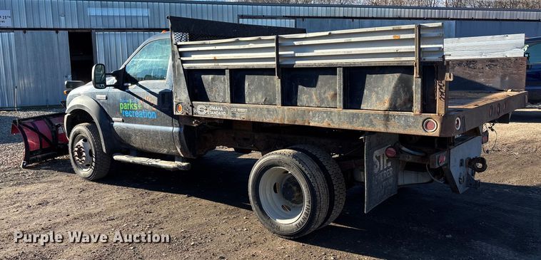 image for item OE9352 2006 Ford F450 dump truck