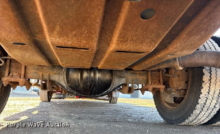 image for item OE9352 2006 Ford F450 dump truck