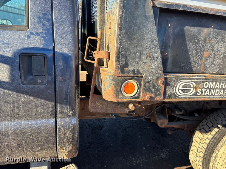 image for item OE9352 2006 Ford F450 dump truck