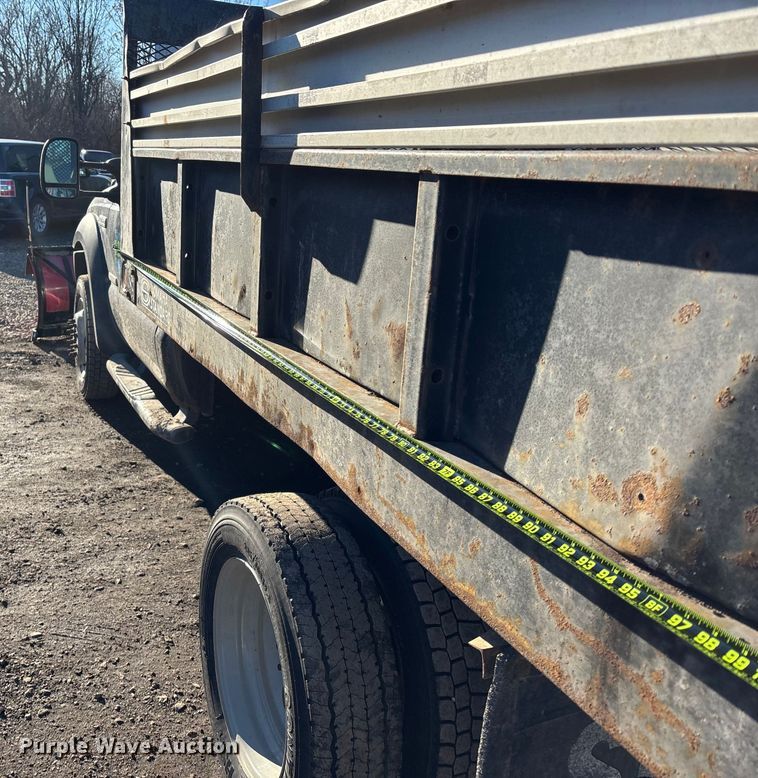 image for item OE9352 2006 Ford F450 dump truck