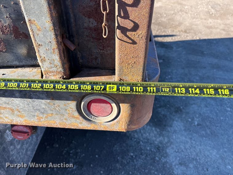 image for item OE9352 2006 Ford F450 dump truck