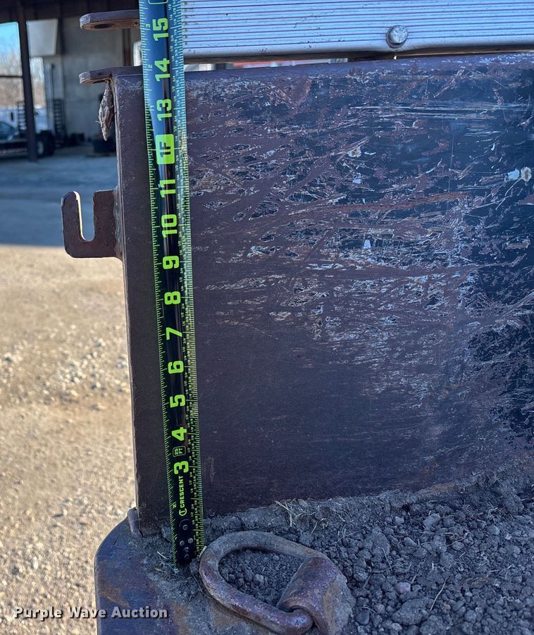 image for item OE9352 2006 Ford F450 dump truck