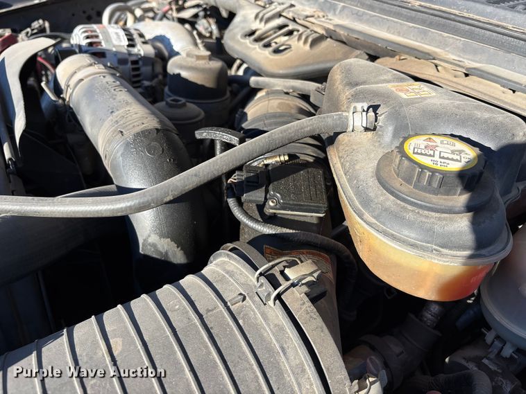 image for item OE9352 2006 Ford F450 dump truck