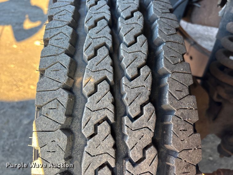 image for item OE9352 2006 Ford F450 dump truck