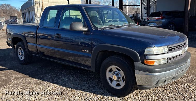 image for item OE9354 2002 Chevrolet Silverado 1500 Ext. Cab pickup truck