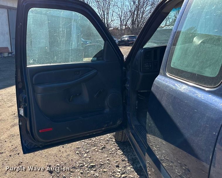 image for item OE9354 2002 Chevrolet Silverado 1500 Ext. Cab pickup truck