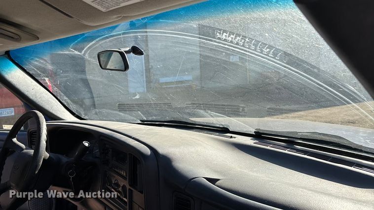 image for item OE9354 2002 Chevrolet Silverado 1500 Ext. Cab pickup truck